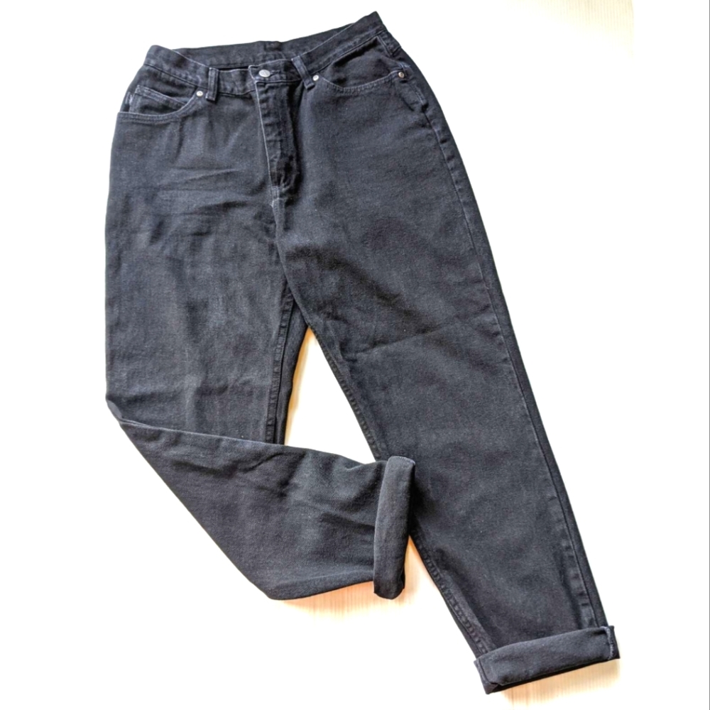 Vintage CHIC black denim high rise mom jeans